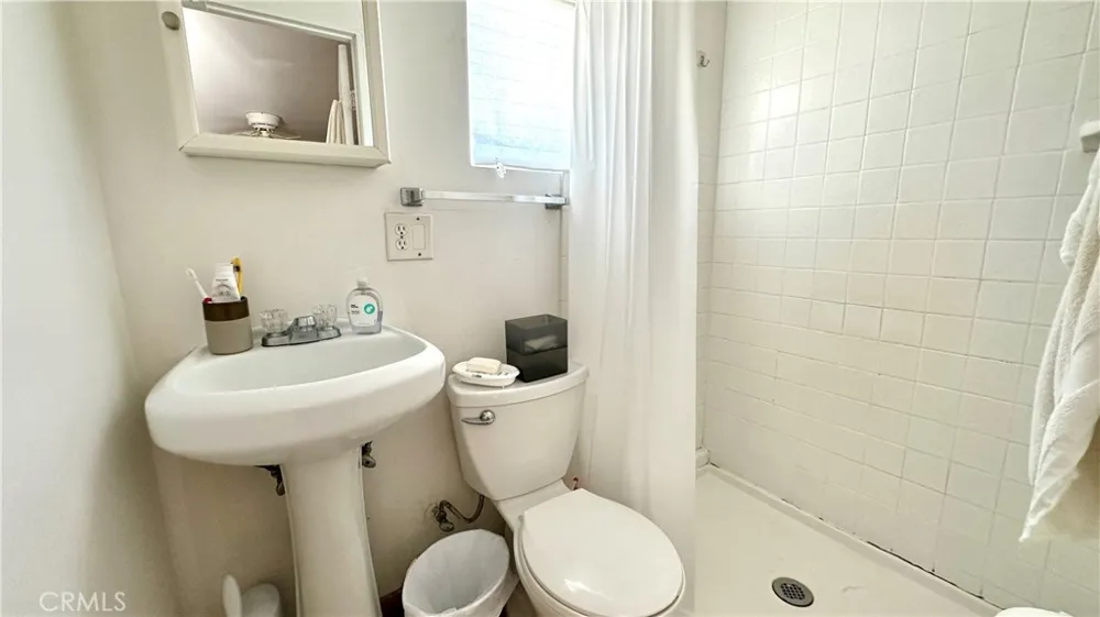 16409 Flanders Granada Hills, CA 91344