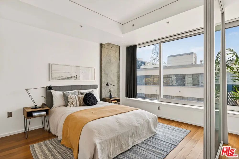 1155 S Grand Avenue #403 Los Angeles, CA 90015