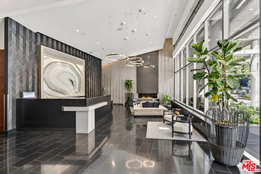 1155 S Grand Avenue #403 Los Angeles, CA 90015