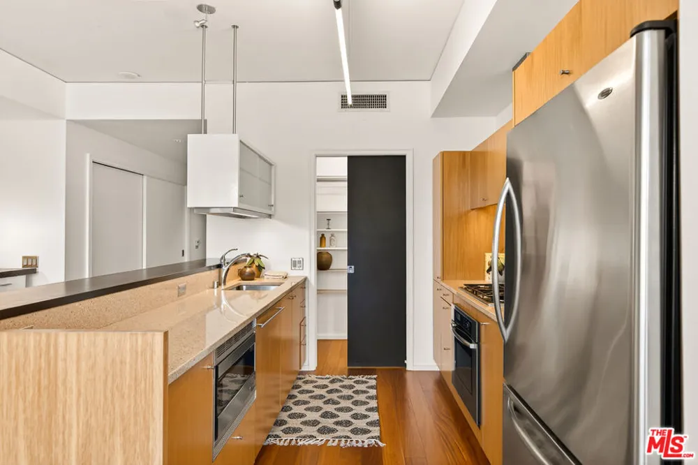 1155 S Grand Avenue #403 Los Angeles, CA 90015