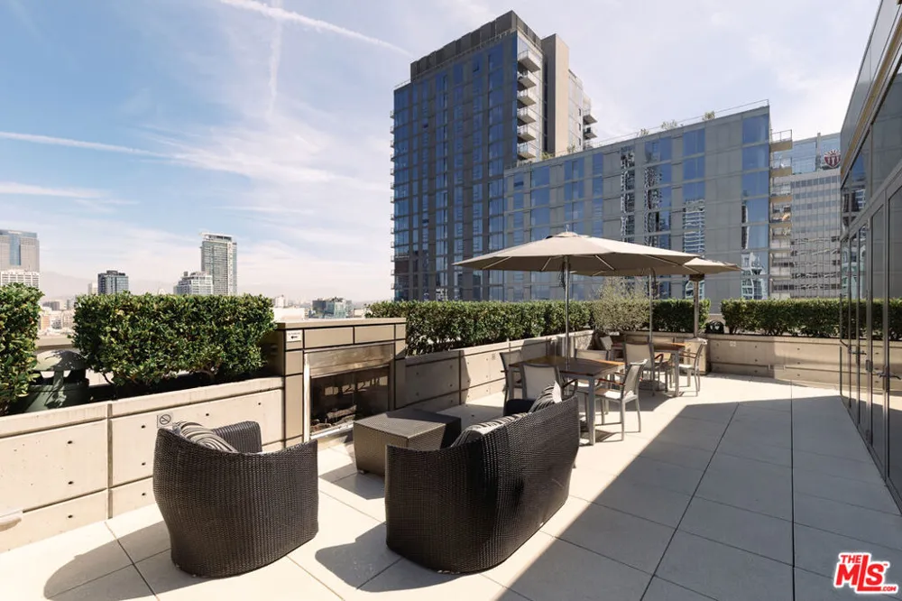 1155 S Grand Avenue #403 Los Angeles, CA 90015