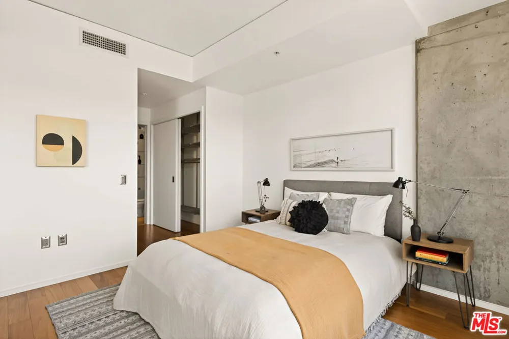 1155 S Grand Avenue #403 Los Angeles, CA 90015