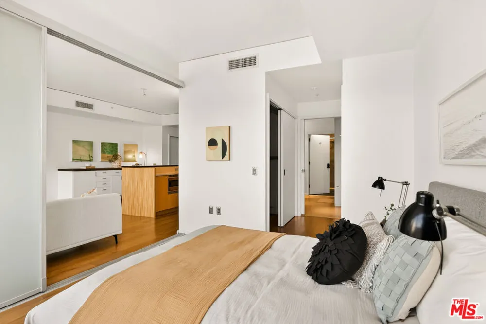 1155 S Grand Avenue #403 Los Angeles, CA 90015