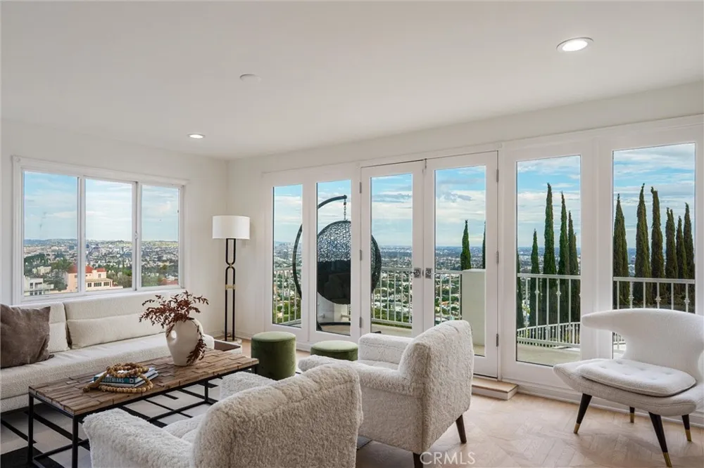 8527 Hedges Way Los Angeles, CA 90069
