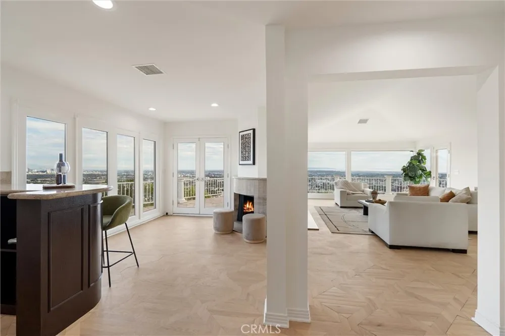 8527 Hedges Way Los Angeles, CA 90069