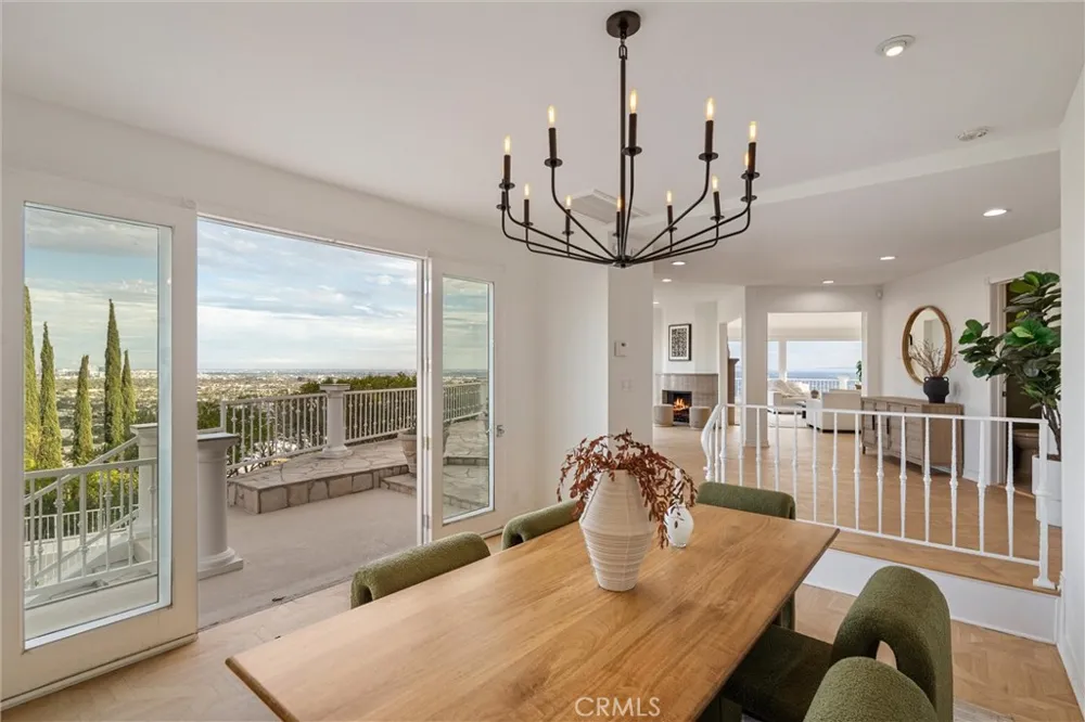 8527 Hedges Way Los Angeles, CA 90069