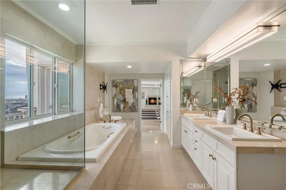 8527 Hedges Way Los Angeles, CA 90069