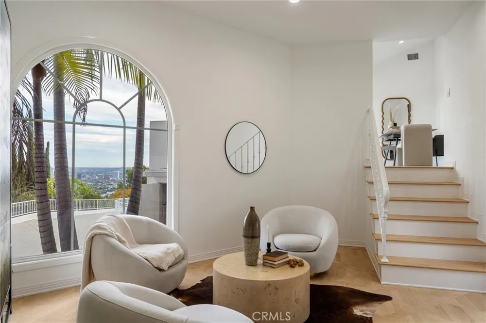8527 Hedges Way Los Angeles, CA 90069