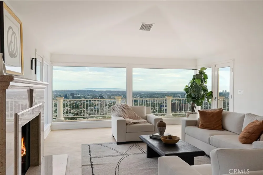 8527 Hedges Way Los Angeles, CA 90069