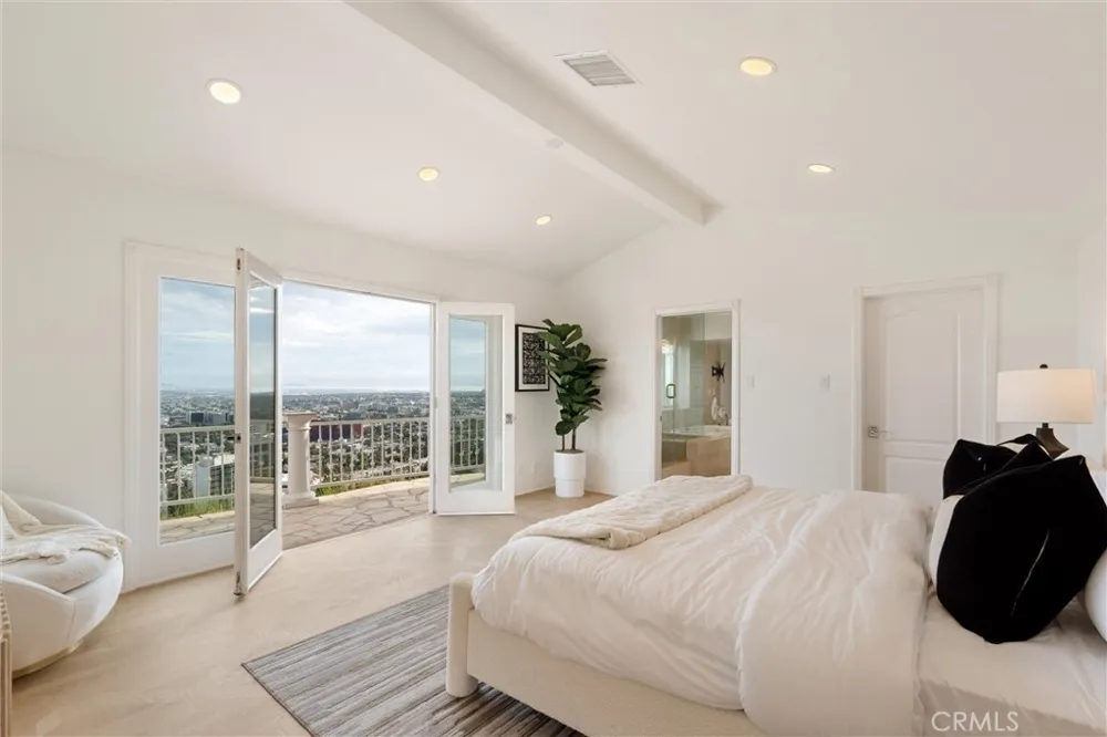 8527 Hedges Way Los Angeles, CA 90069