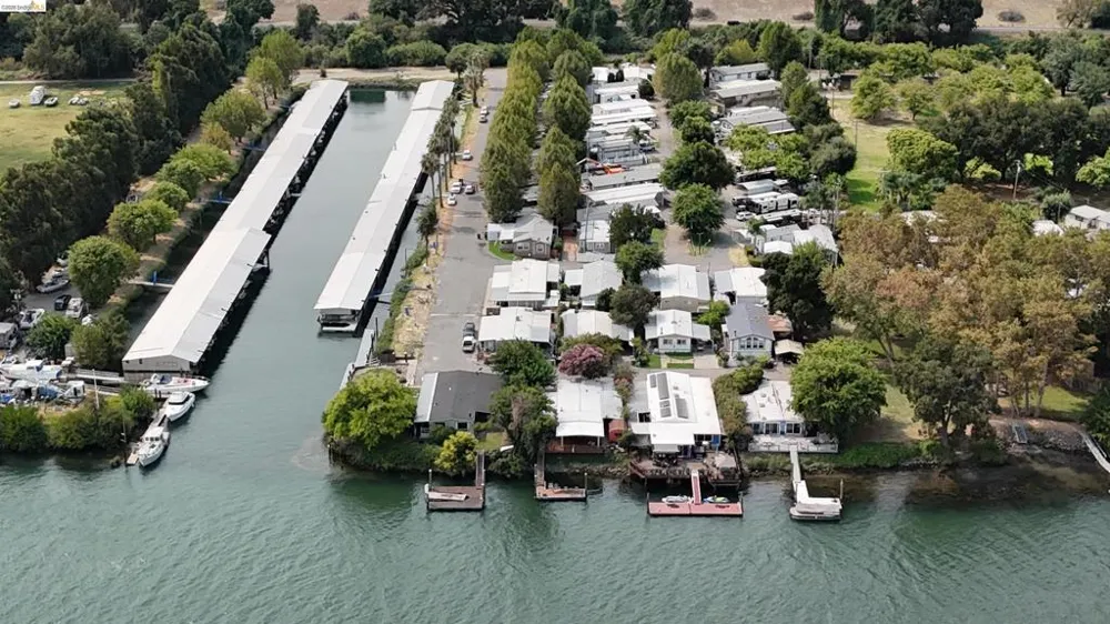 1742 W Harbor Drive Isleton, CA 95641