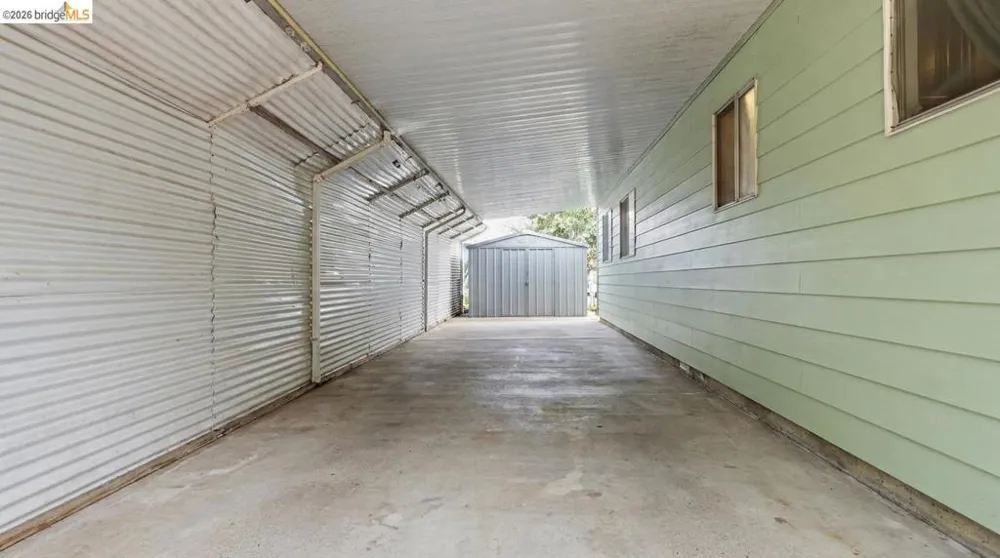 1742 W Harbor Drive Isleton, CA 95641