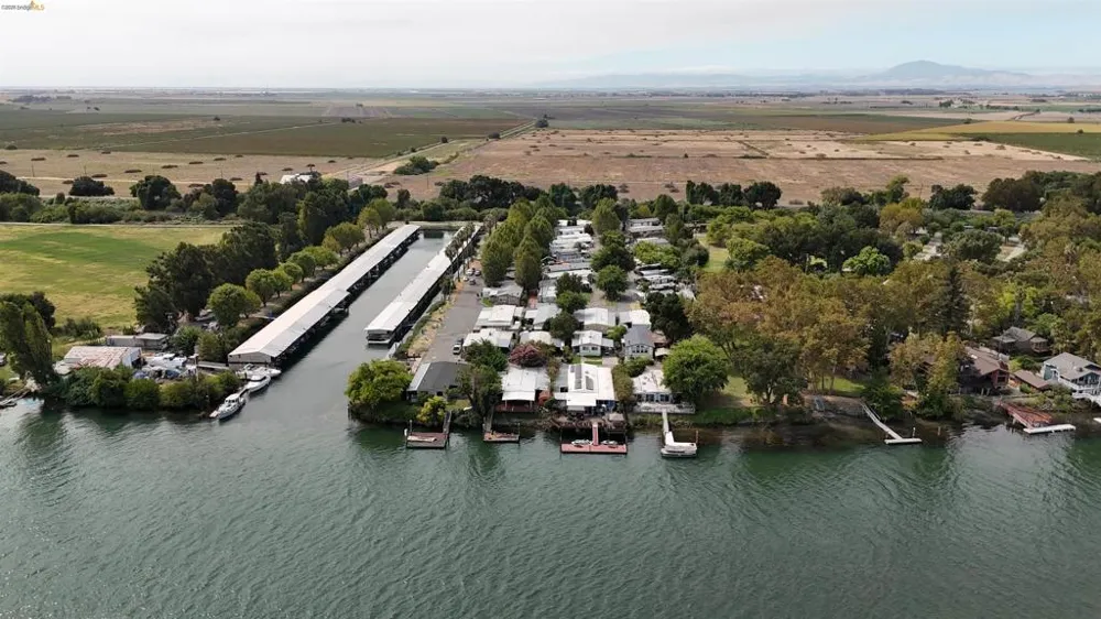 1742 W Harbor Drive Isleton, CA 95641