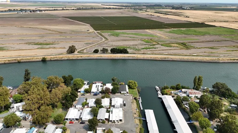 1742 W Harbor Drive Isleton, CA 95641