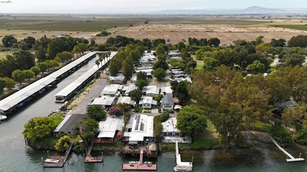 1742 W Harbor Drive Isleton, CA 95641