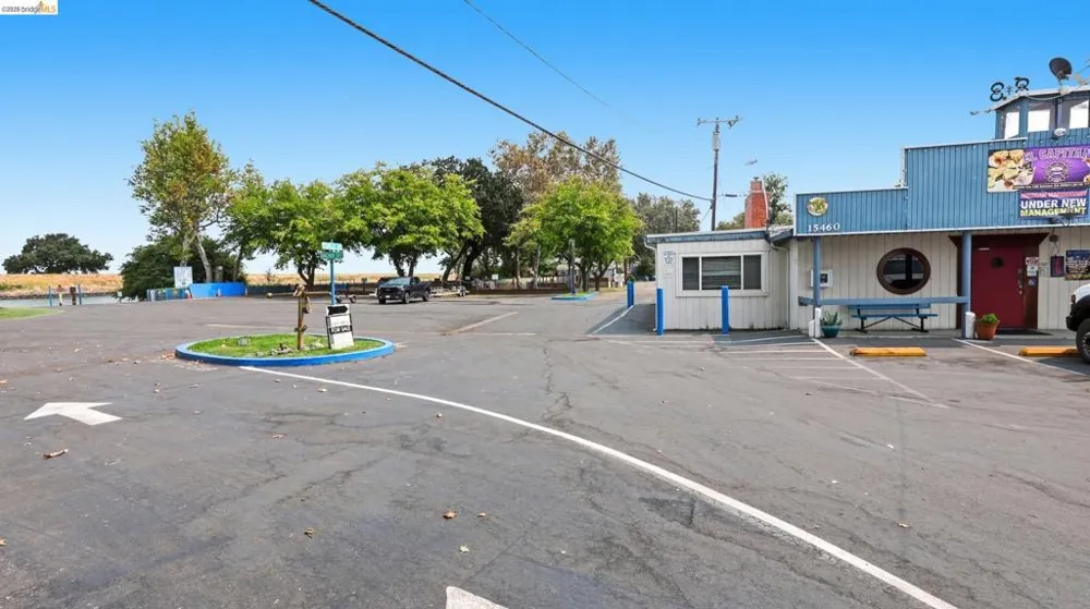 1742 W Harbor Drive Isleton, CA 95641