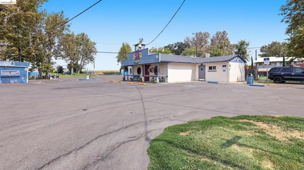 1742 W Harbor Drive Isleton, CA 95641