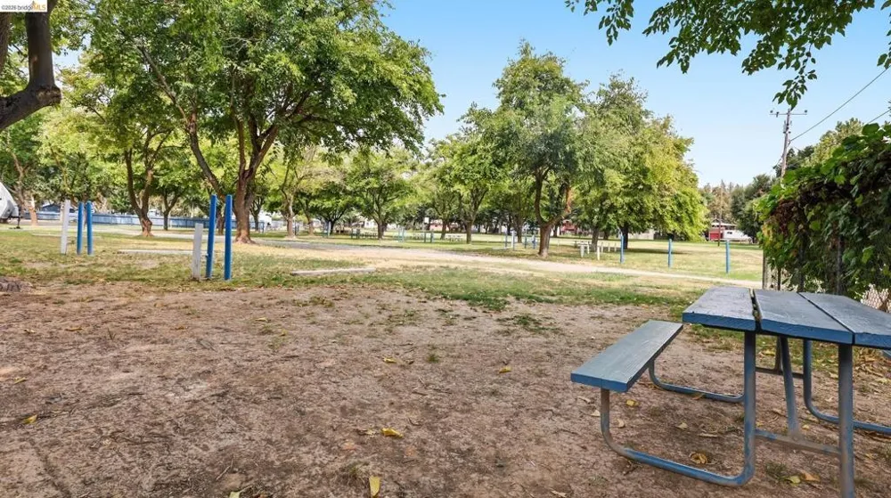 1742 W Harbor Drive Isleton, CA 95641