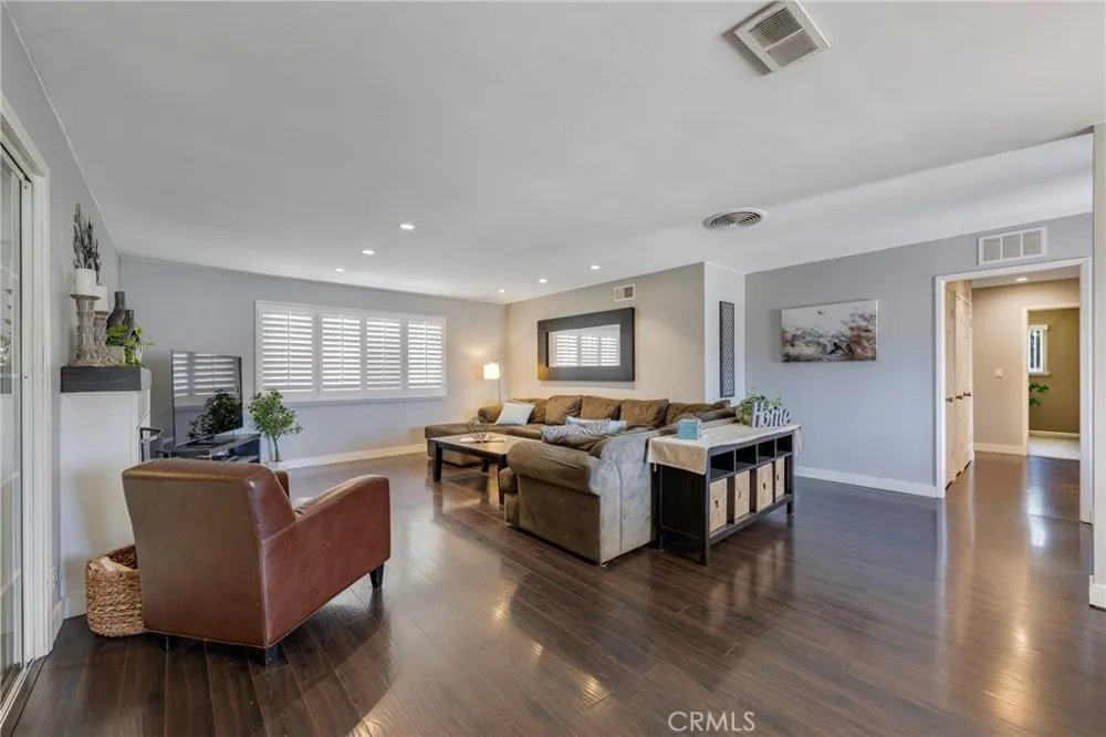 325 E Woodvale Avenue Orange, CA 92865