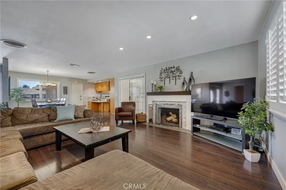 325 E Woodvale Avenue Orange, CA 92865