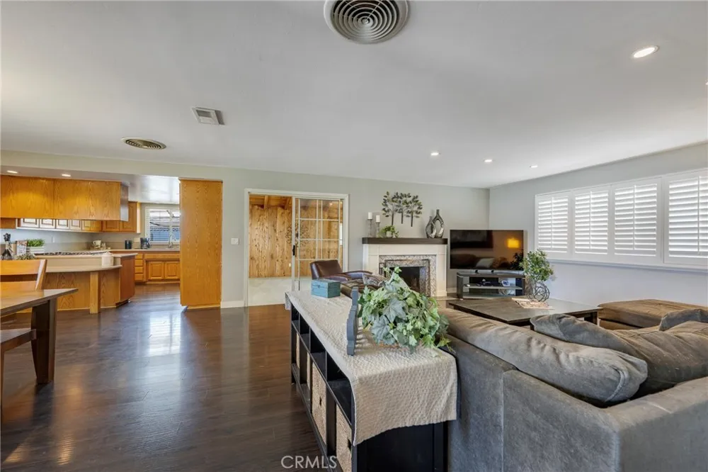325 E Woodvale Avenue Orange, CA 92865