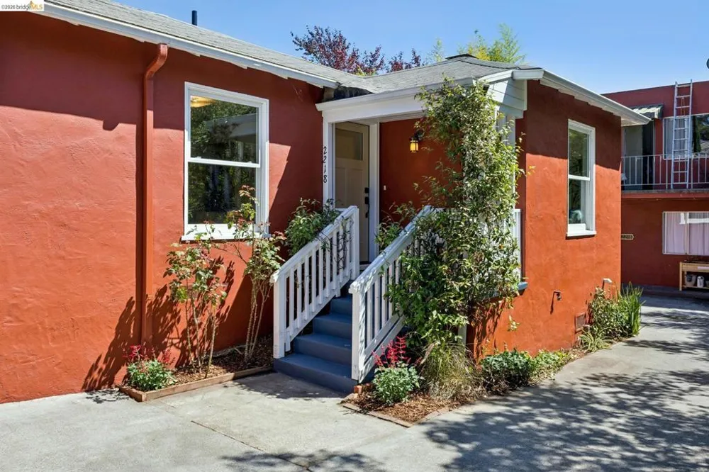 2218 Parker St Berkeley, CA 94704