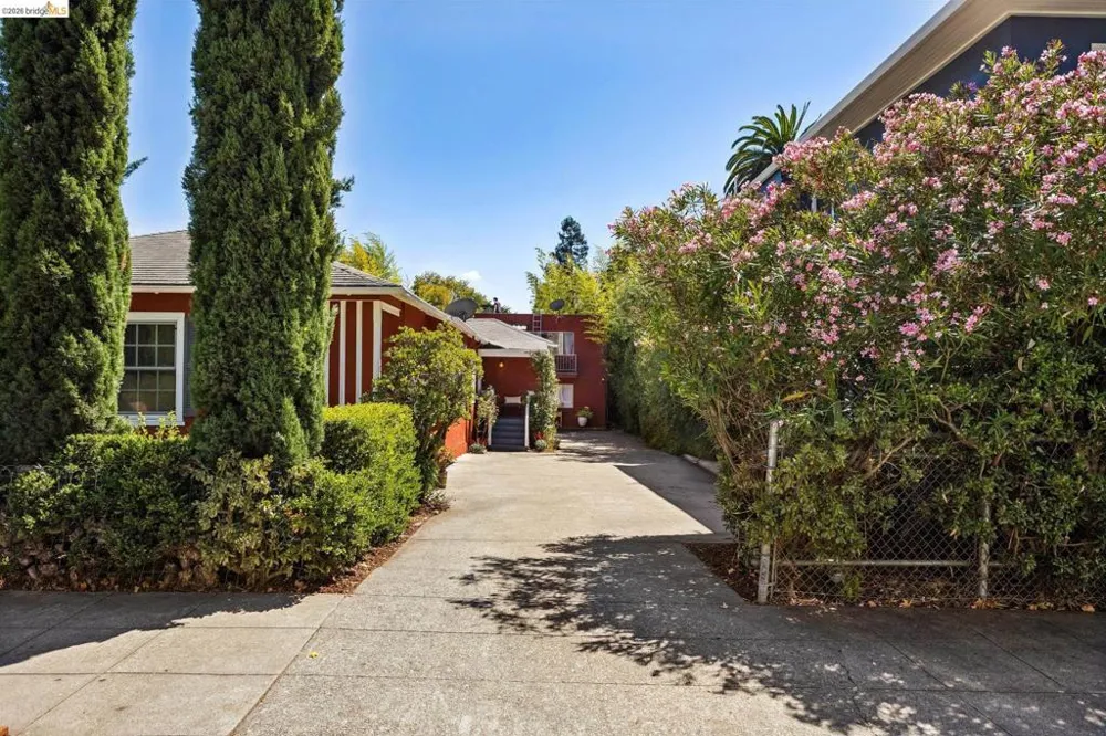 2218 Parker St Berkeley, CA 94704