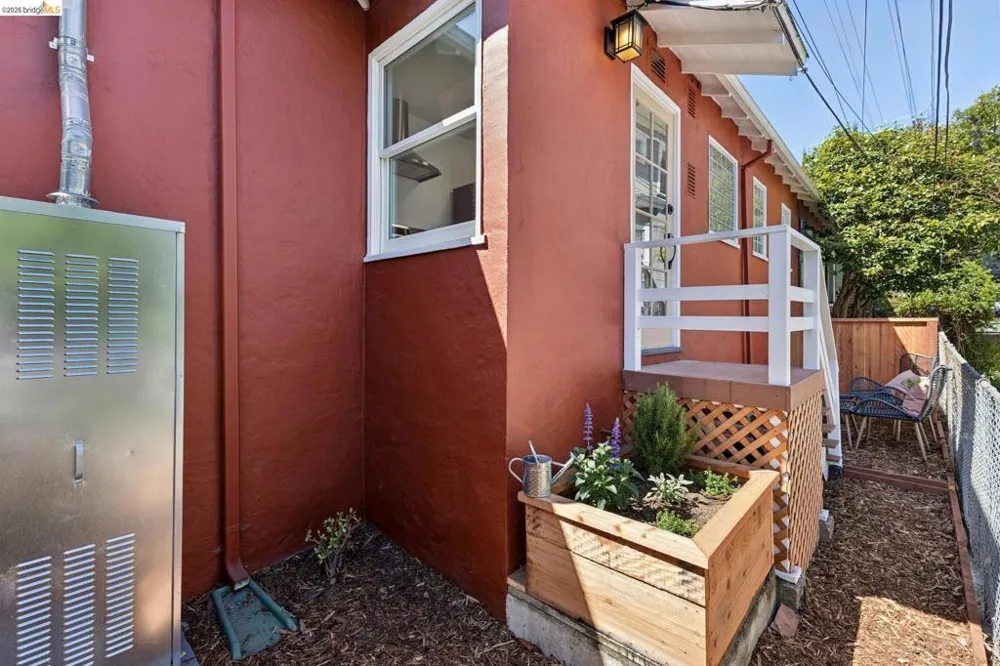 2218 Parker St Berkeley, CA 94704