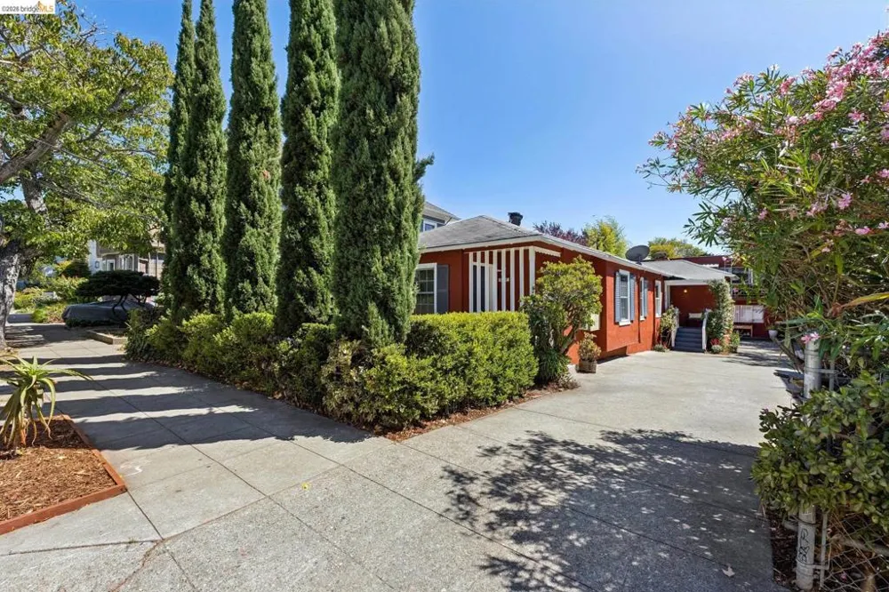 2218 Parker St Berkeley, CA 94704