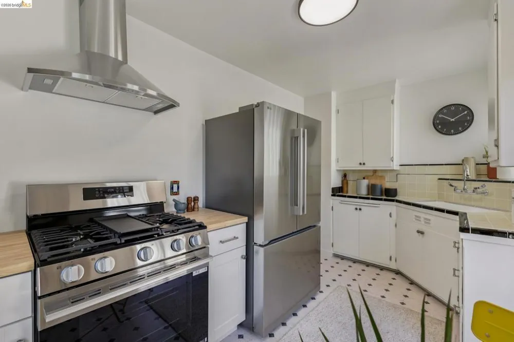 2218 Parker St Berkeley, CA 94704