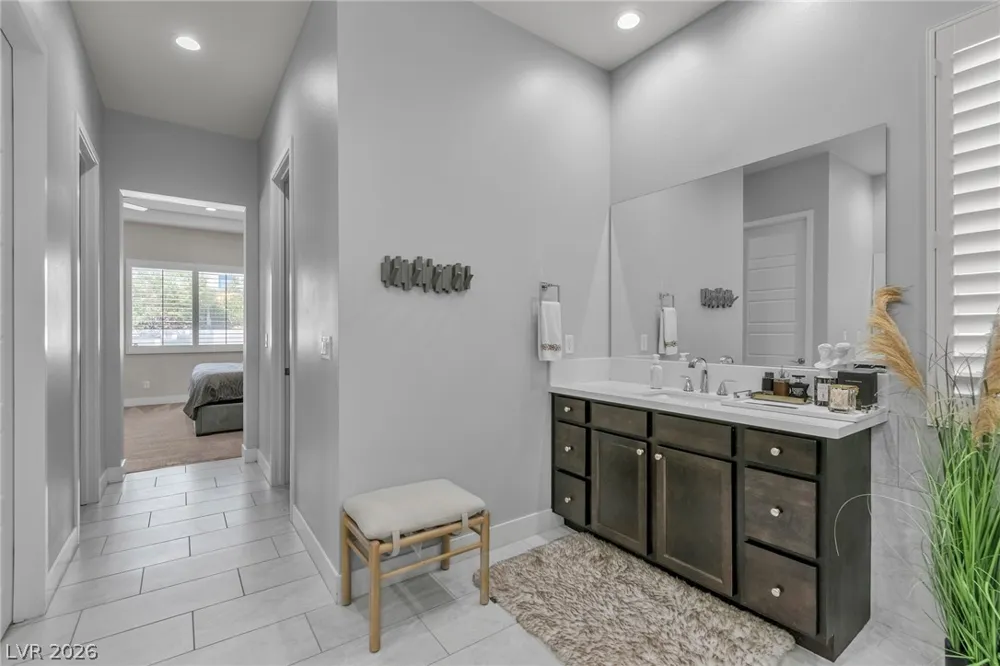 8233 Sweetwater Creek Way Las Vegas, NV 89113