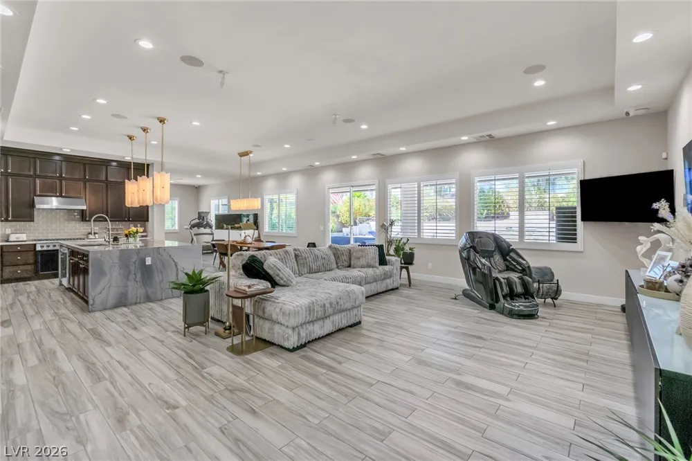 8233 Sweetwater Creek Way Las Vegas, NV 89113