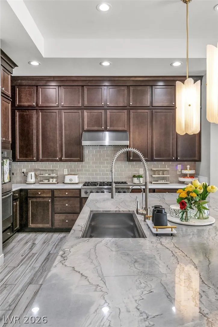 8233 Sweetwater Creek Way Las Vegas, NV 89113