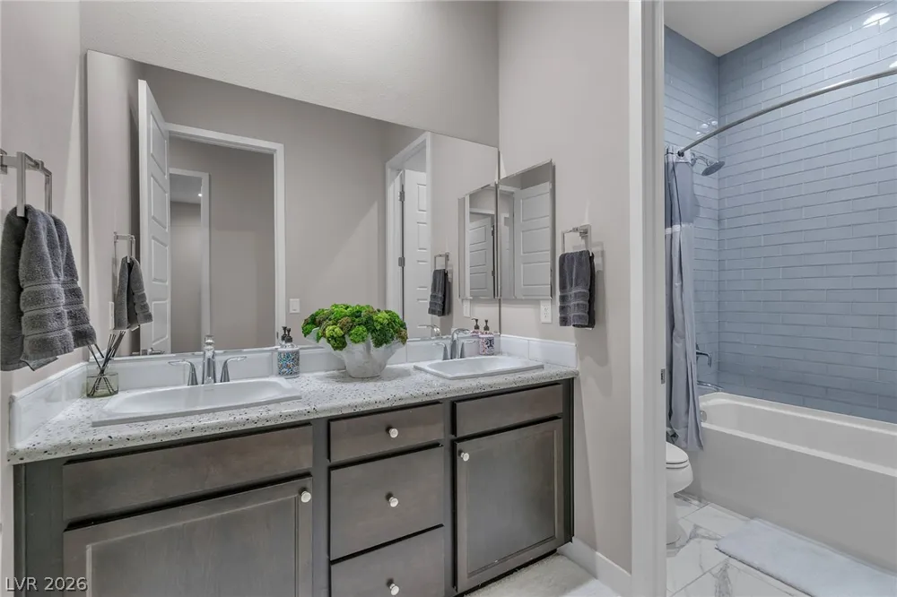 8233 Sweetwater Creek Way Las Vegas, NV 89113