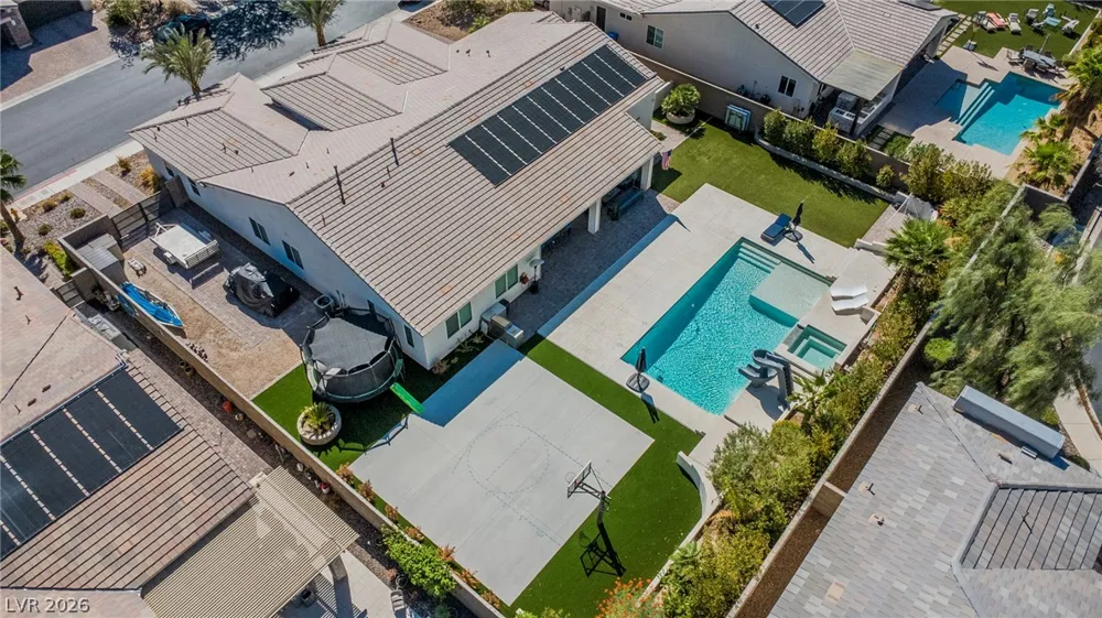 8233 Sweetwater Creek Way Las Vegas, NV 89113