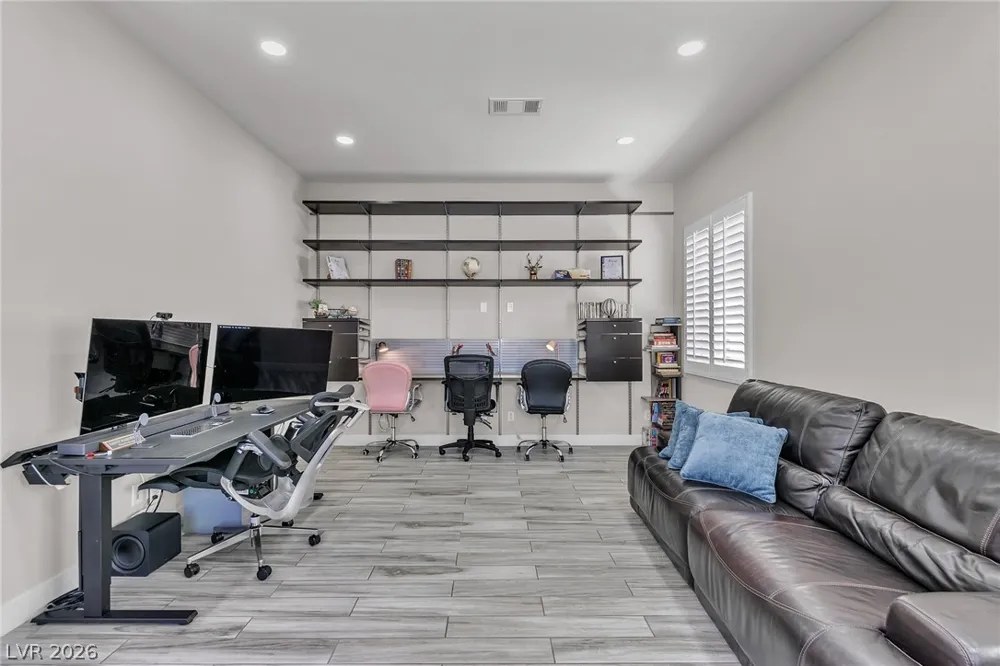 8233 Sweetwater Creek Way Las Vegas, NV 89113