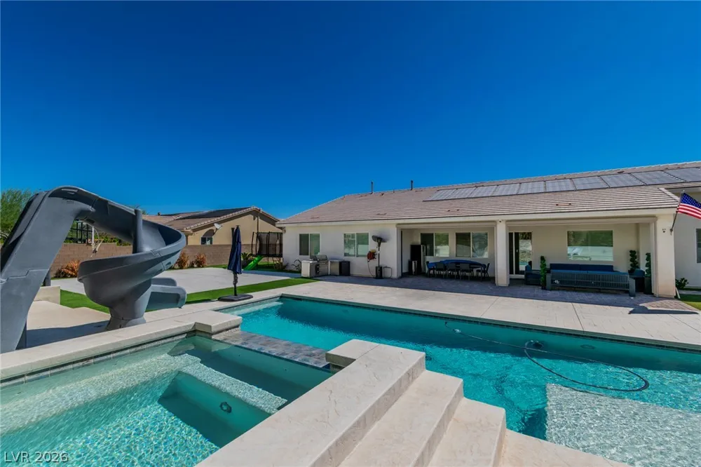 8233 Sweetwater Creek Way Las Vegas, NV 89113