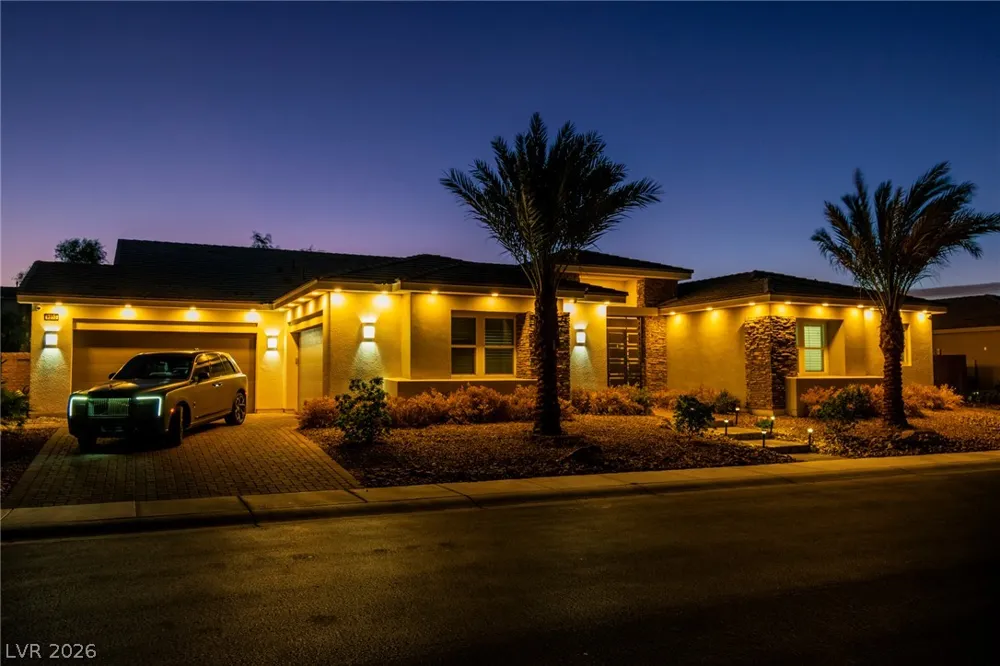 8233 Sweetwater Creek Way Las Vegas, NV 89113