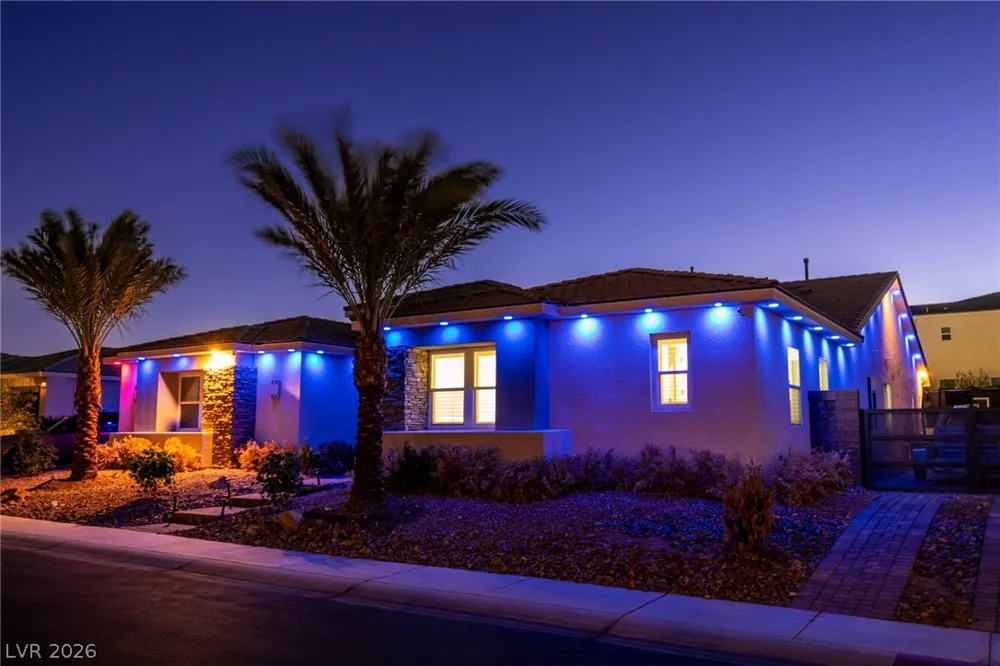 8233 Sweetwater Creek Way Las Vegas, NV 89113