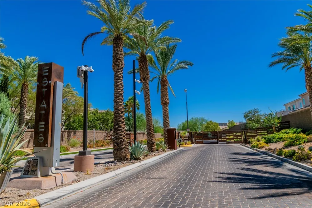 8233 Sweetwater Creek Way Las Vegas, NV 89113