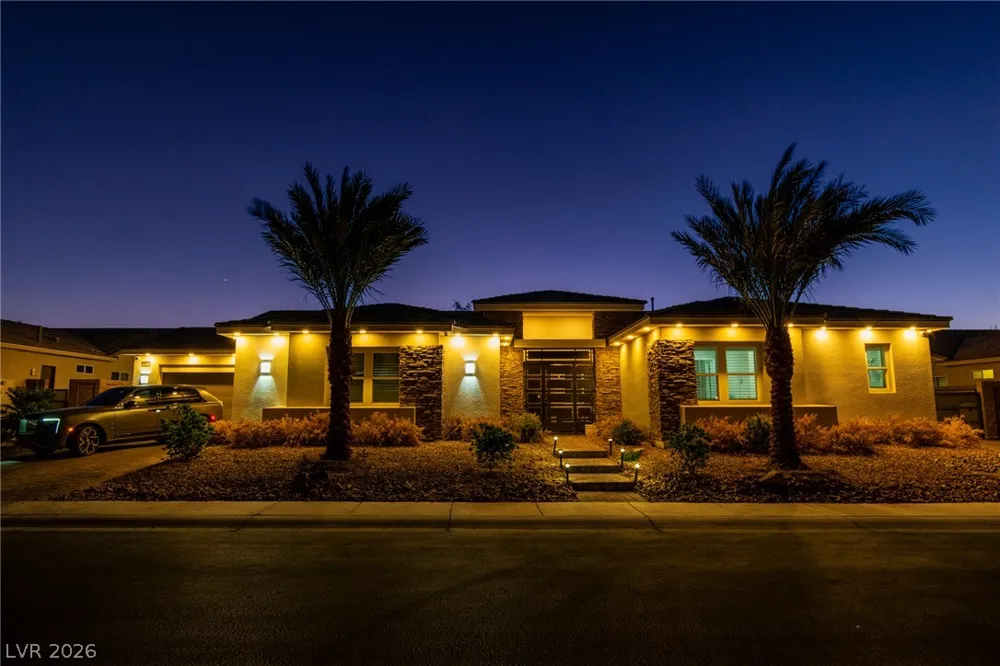 8233 Sweetwater Creek Way Las Vegas, NV 89113