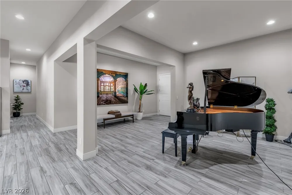 8233 Sweetwater Creek Way Las Vegas, NV 89113