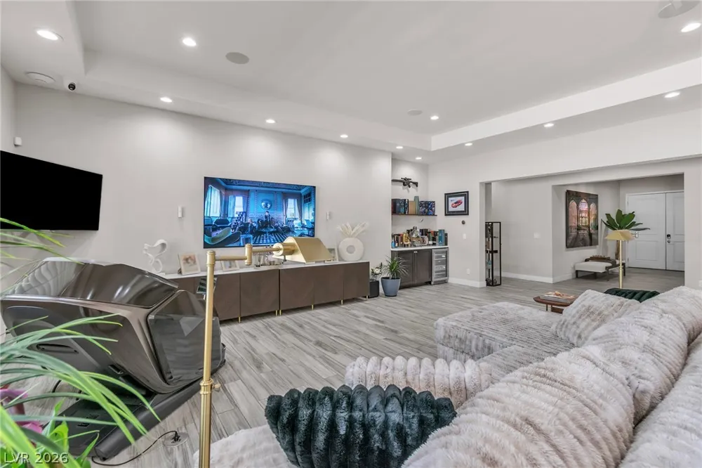 8233 Sweetwater Creek Way Las Vegas, NV 89113