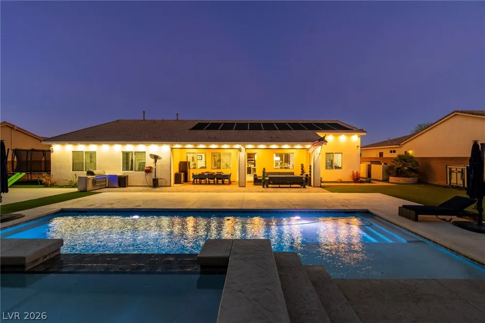 8233 Sweetwater Creek Way Las Vegas, NV 89113