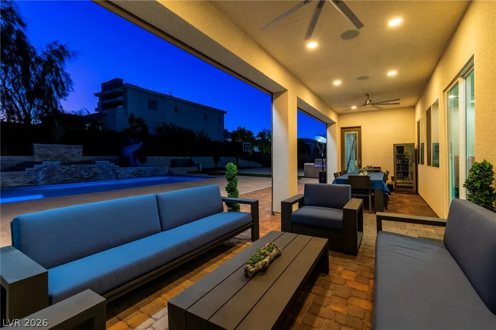 8233 Sweetwater Creek Way Las Vegas, NV 89113