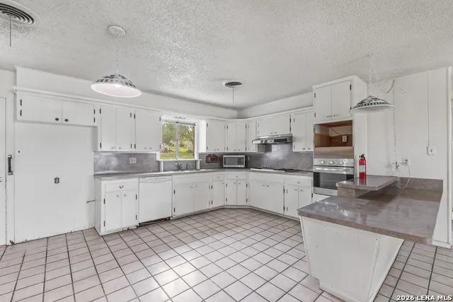 212 BLUEBONNET ST Burnet, TX 78611
