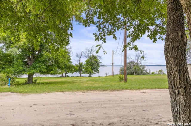 212 BLUEBONNET ST Burnet, TX 78611
