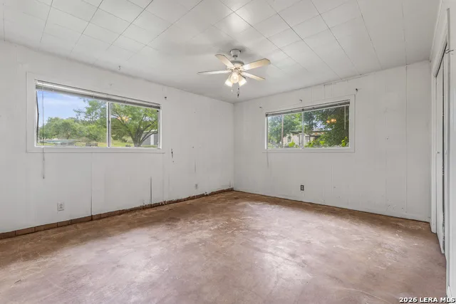212 BLUEBONNET ST Burnet, TX 78611