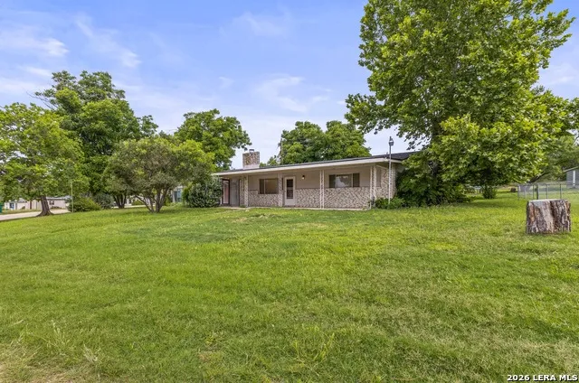 212 BLUEBONNET ST Burnet, TX 78611