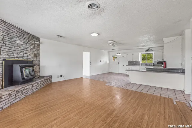 212 BLUEBONNET ST Burnet, TX 78611